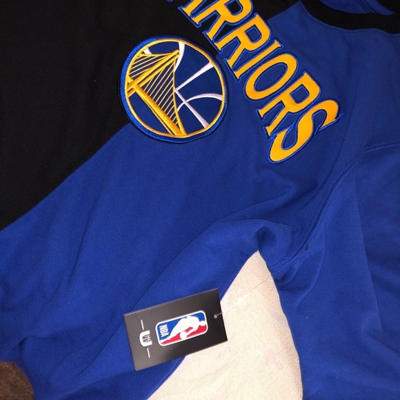 Woman’s M Warriors Pull Over 🖤💙 - Picture 4 of 7